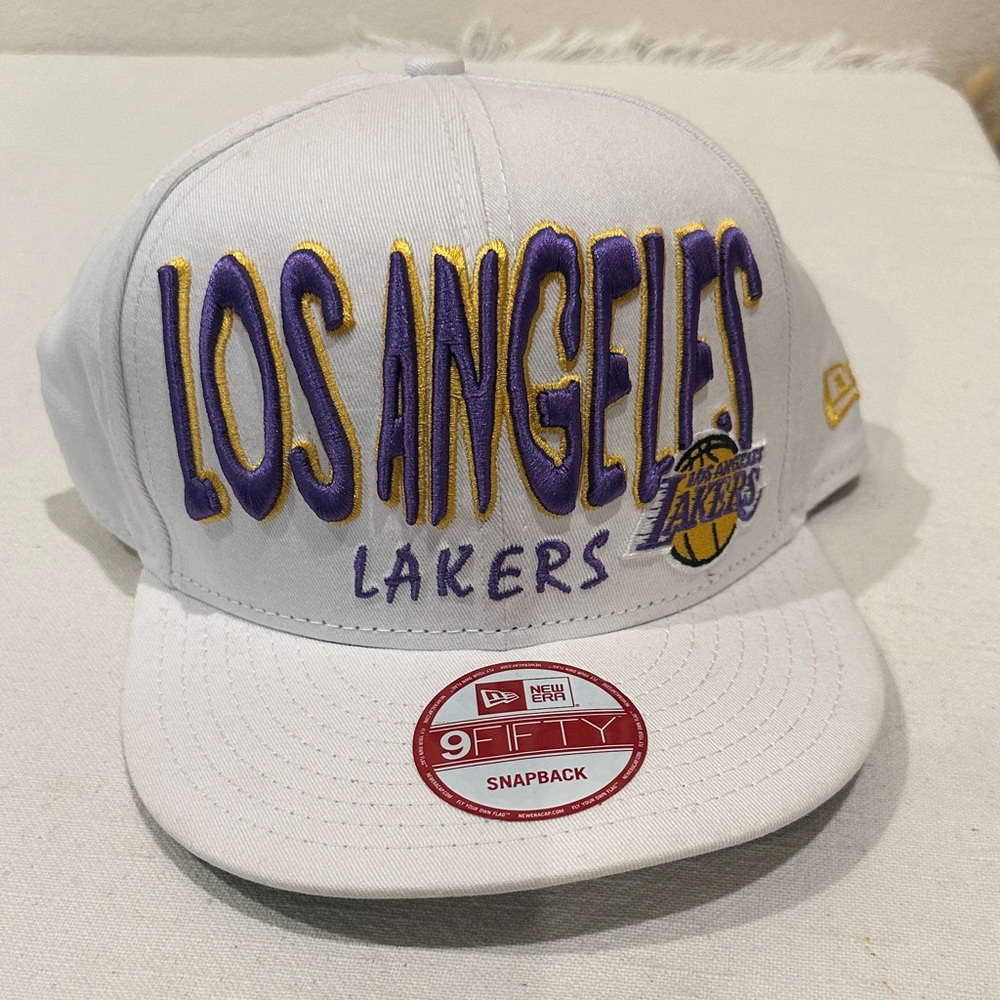 New Era Vintage Rare White and Purple Lakers 9fifty one size Snapback Hat